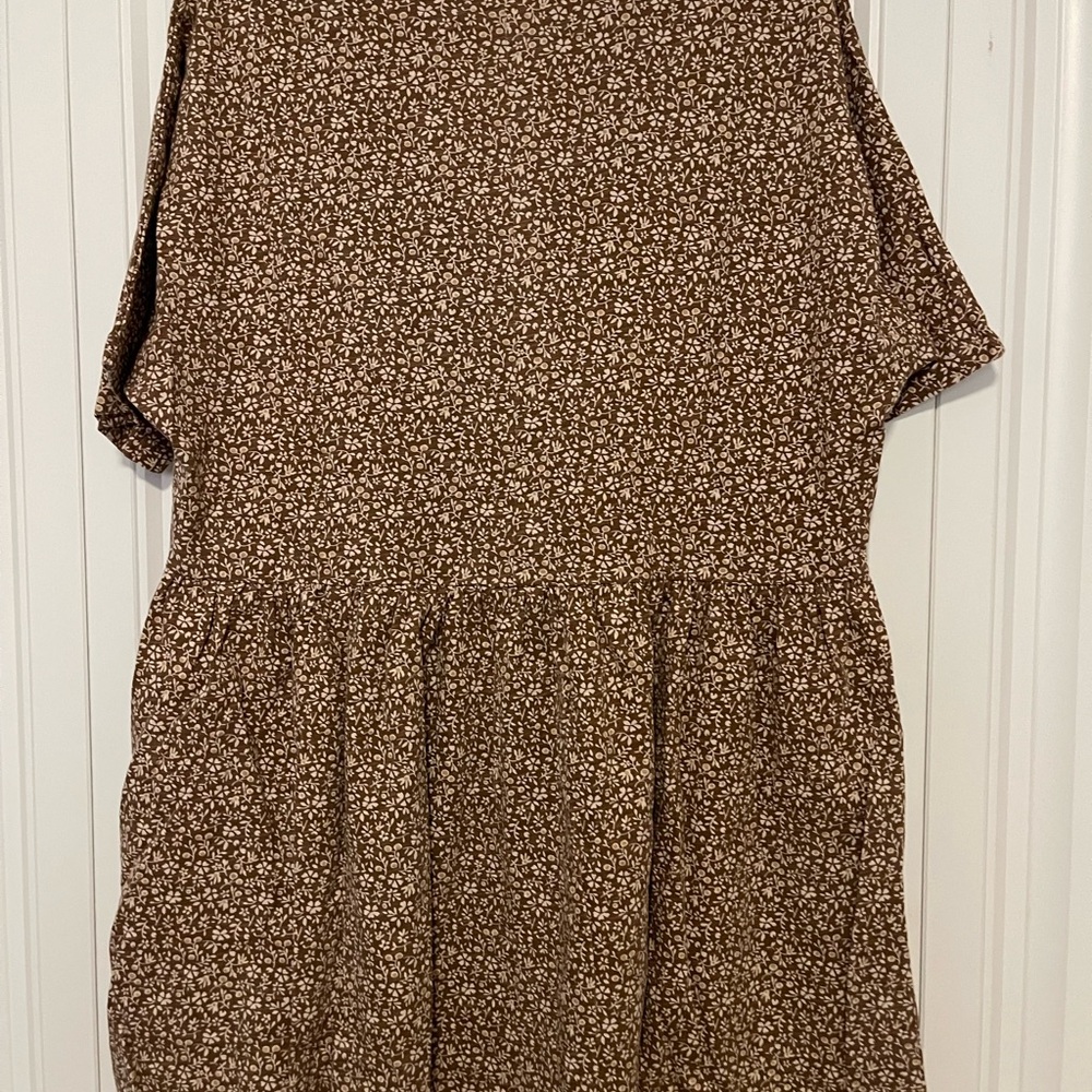 Rylee + Cru Button Jersey mini dress in chocolate floral. Size L - Picture 3 of 4